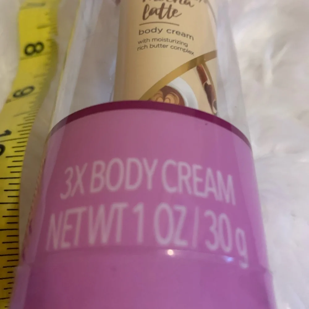 BODYCOLOGY moisturizing three pack of  1oz. body creams gift set  NWT